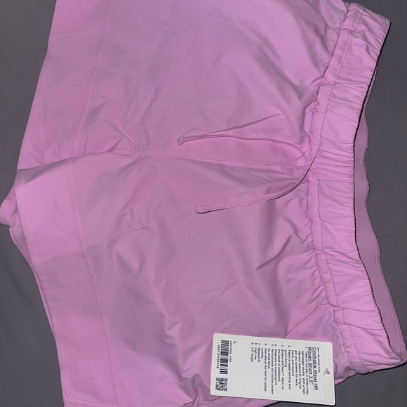 Lululemon Cinchable Waist HR Woven Shorts in Pink - Picture 2 of 2